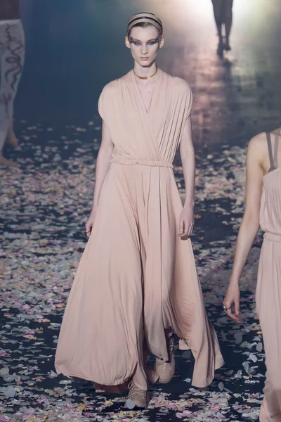 Look 9